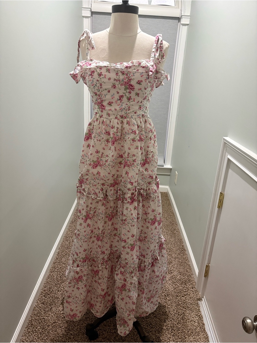 🩷 CUTE FLORAL ALTAR’D STATE DRESS